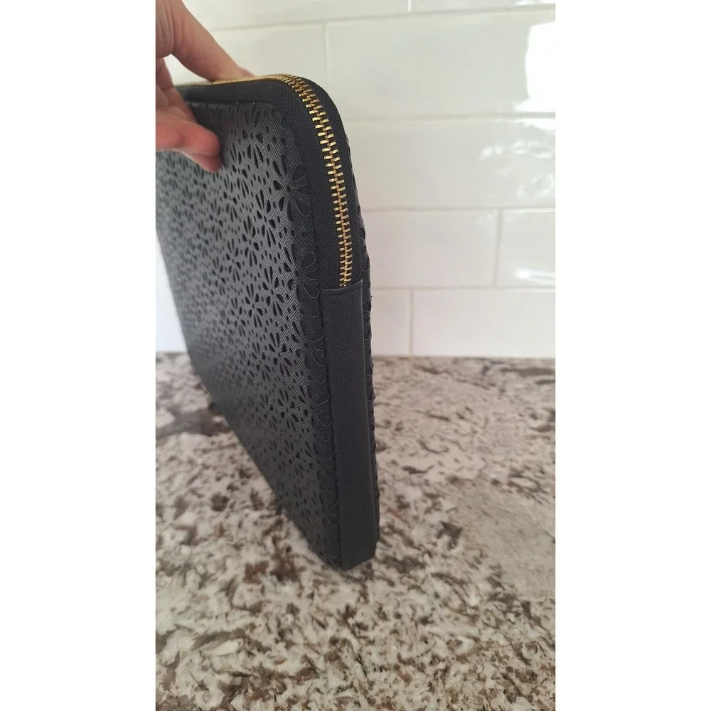 Kate Spade Black Floral Laptop Case‎ Zip Up